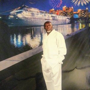 Meet your Posher, Gregory